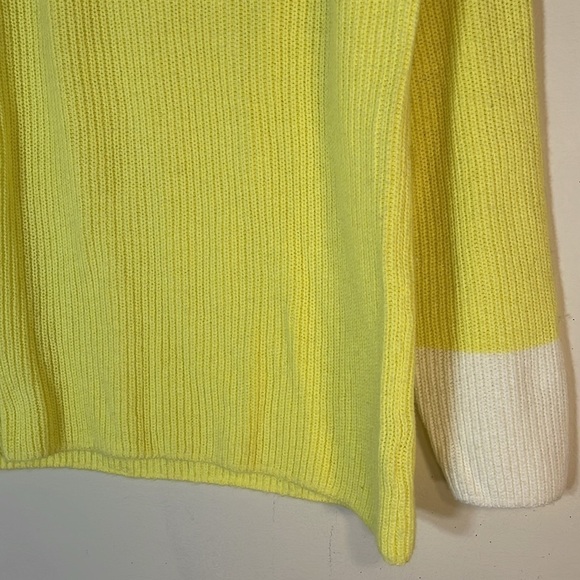 NWT. Talbots PXL Tipped V-Neck Pullover Sweater in Yellow Chiffon. - Picture 7 of 9